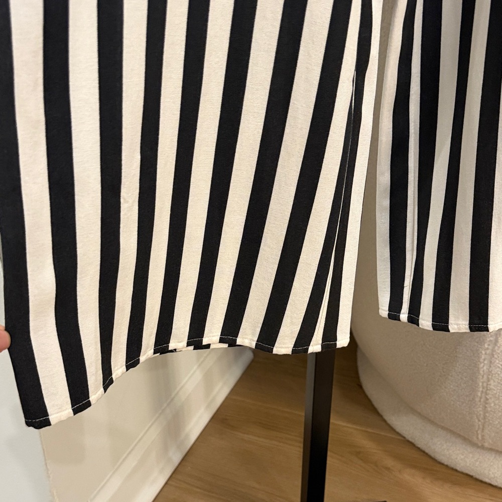 BCBG Generation Black & White Stripe Wide-Leg Pants - Picture 4 of 7